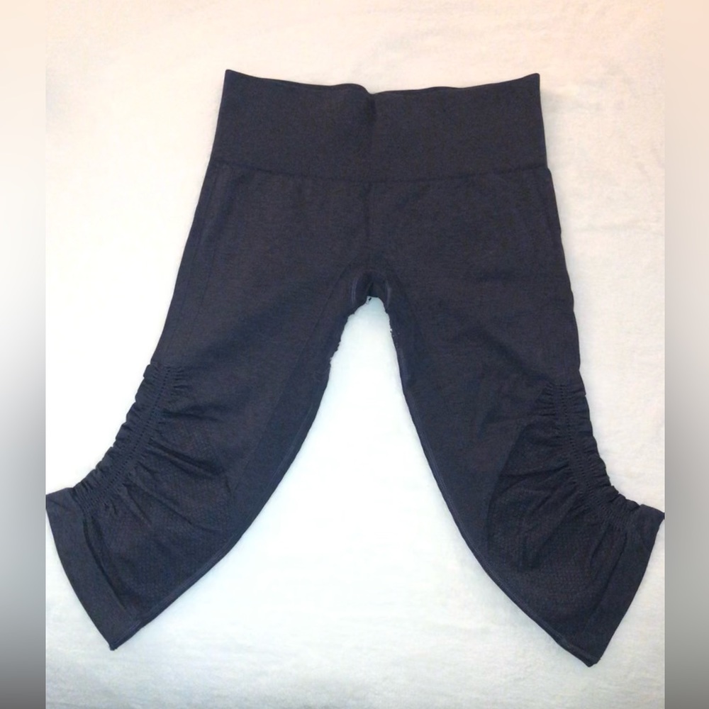 Lululemon capri navy
